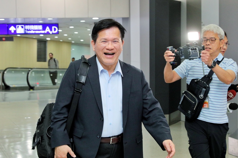飛47小時花費逾千萬！林佳龍自史瓦帝尼返台：順利完成總統交付任務