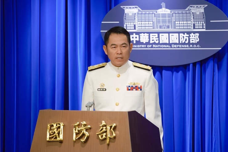 陸艇直闖淡水口，為何沒有在外海發現攔截？海軍司令部參謀長邱俊榮：快艇噸位小，掌握有困難度。圖/取自國防部