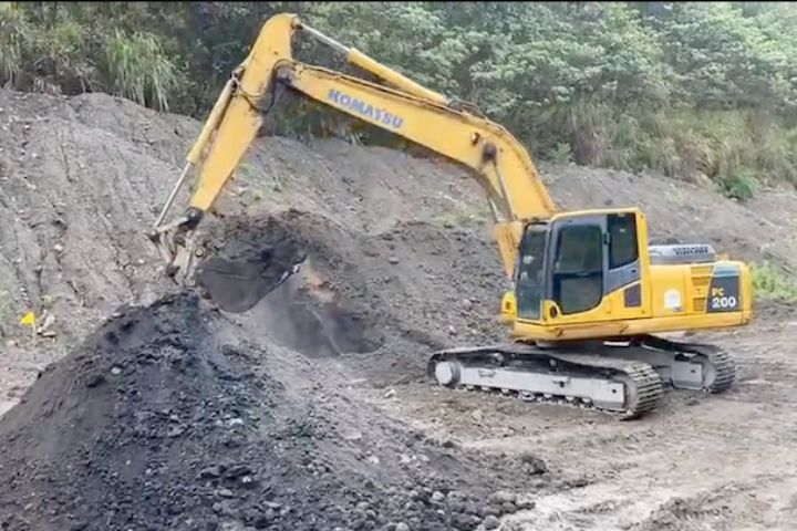 大樹山區禿了？高雄又見山區亂埋廢棄物 橋檢將嚴查