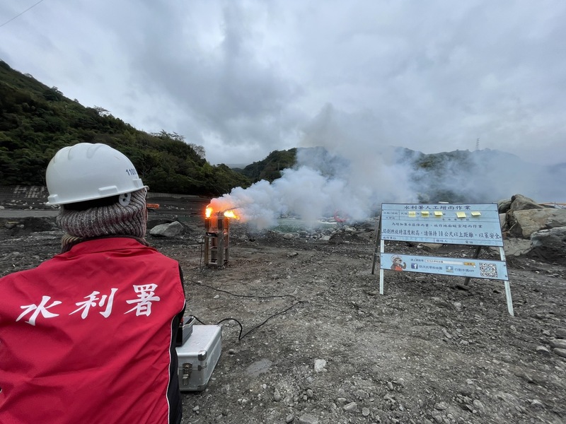 今天中午實施今年首次人工增雨作業。圖/取自中央社