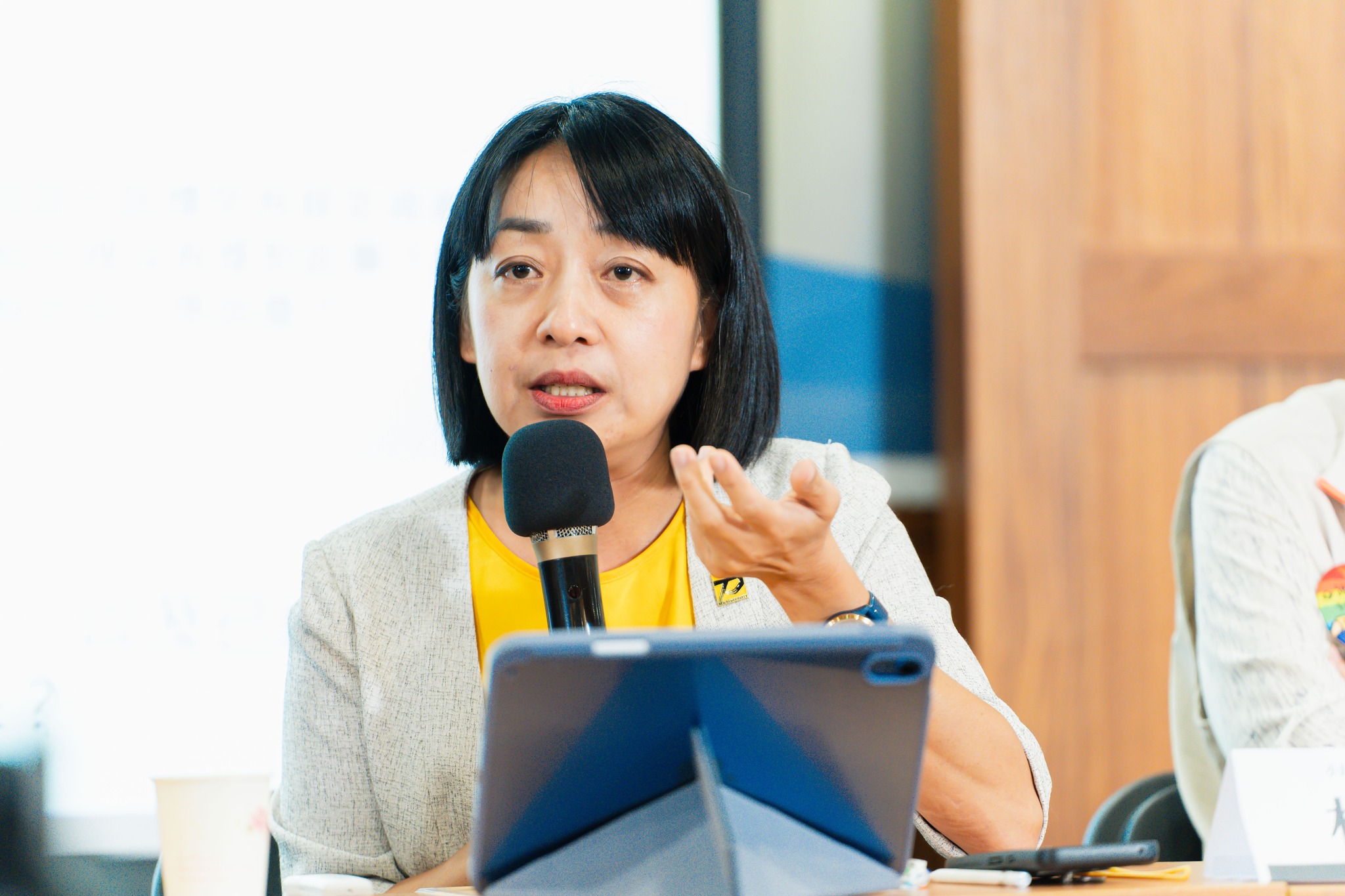 時代力量黨主席王婉諭揭露衛福部霸凌行徑,要求重啟調查。圖/取自時代力量臉書