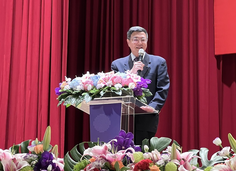 當記者問行政院長卓榮泰關於川普要求台灣交更多的「保護費」時，卓院長表示台灣願意付出更多責任。圖/中央社