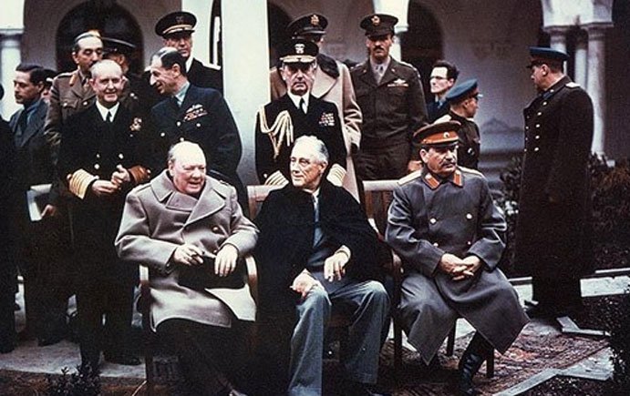 1945年的「雅爾達密約」影響全世界甚鉅，也是冷戰的起點。圖中三巨頭左至右分別是英相邱吉爾、美總統羅斯福、蘇聯領袖史達林。圖／取自The Livadia Palace and Park Complex FB