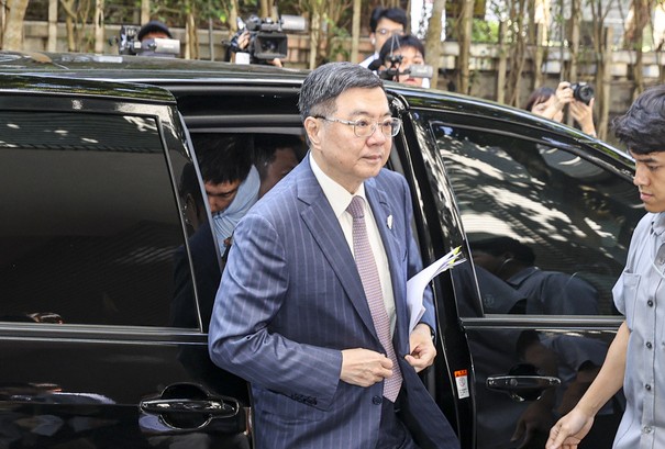 行政院長卓榮泰（前中）22日上午赴立法院進行施政報告並備詢。圖/中央社