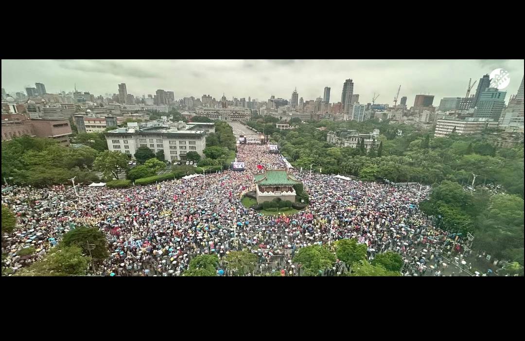 國民黨26日「反綠共、戰獨裁」活動，根據警方統計，現場參與人數超過25萬人。圖/記者陳思豪攝