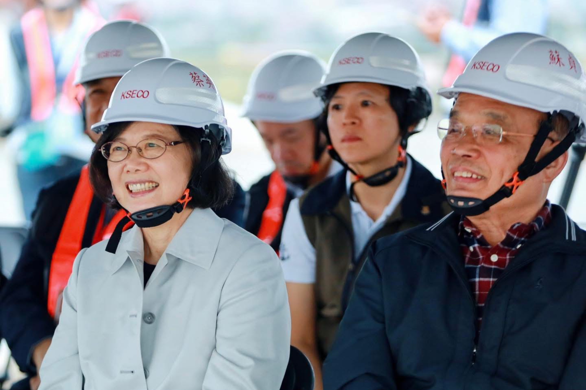 蔡英文、蘇貞昌一同參觀淡江大橋　藍營：「英蘇同盟」恐成賴清德夢魘