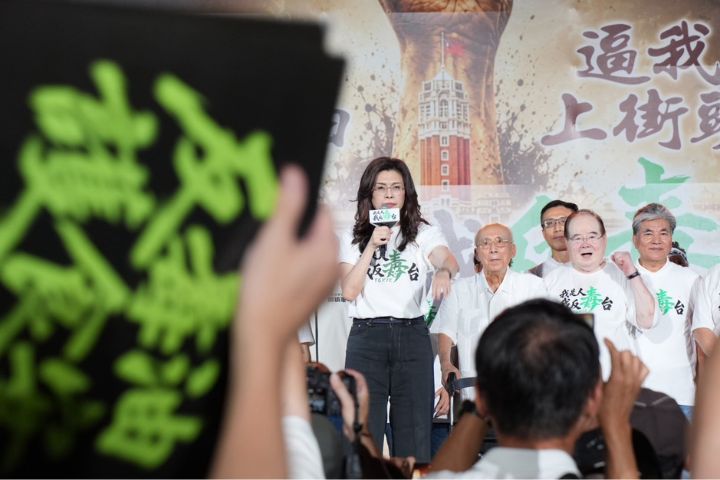 鄭麗文表示,食品安全是人民最基本的生活保障,但面對毒油事件,政府卻未能即時向社會交代真相。圖/記者陳思豪攝