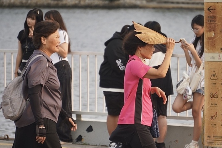 水氣稍多午後各山區局部雨　周六北部再降溫全台有雨