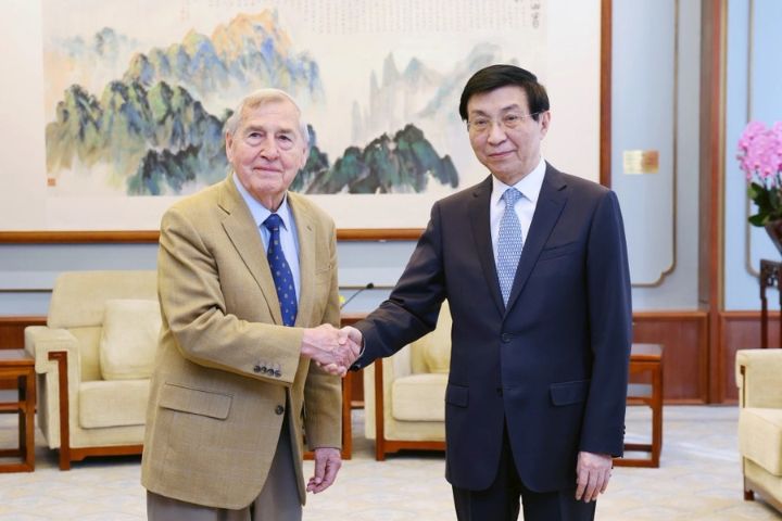 王滬寧會晤哈佛學者艾利森　重申台灣問題屬核心利益中的核心