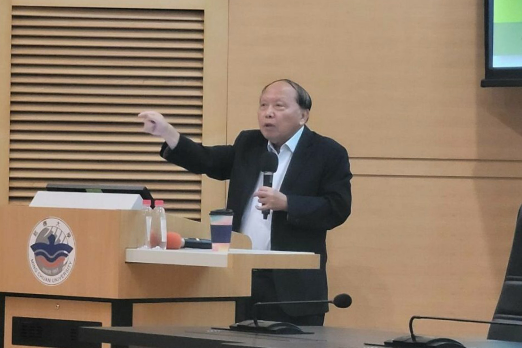 震撼醫界！彰基前院長涉侵占洗錢遭押　3前高層被控掏空醫院