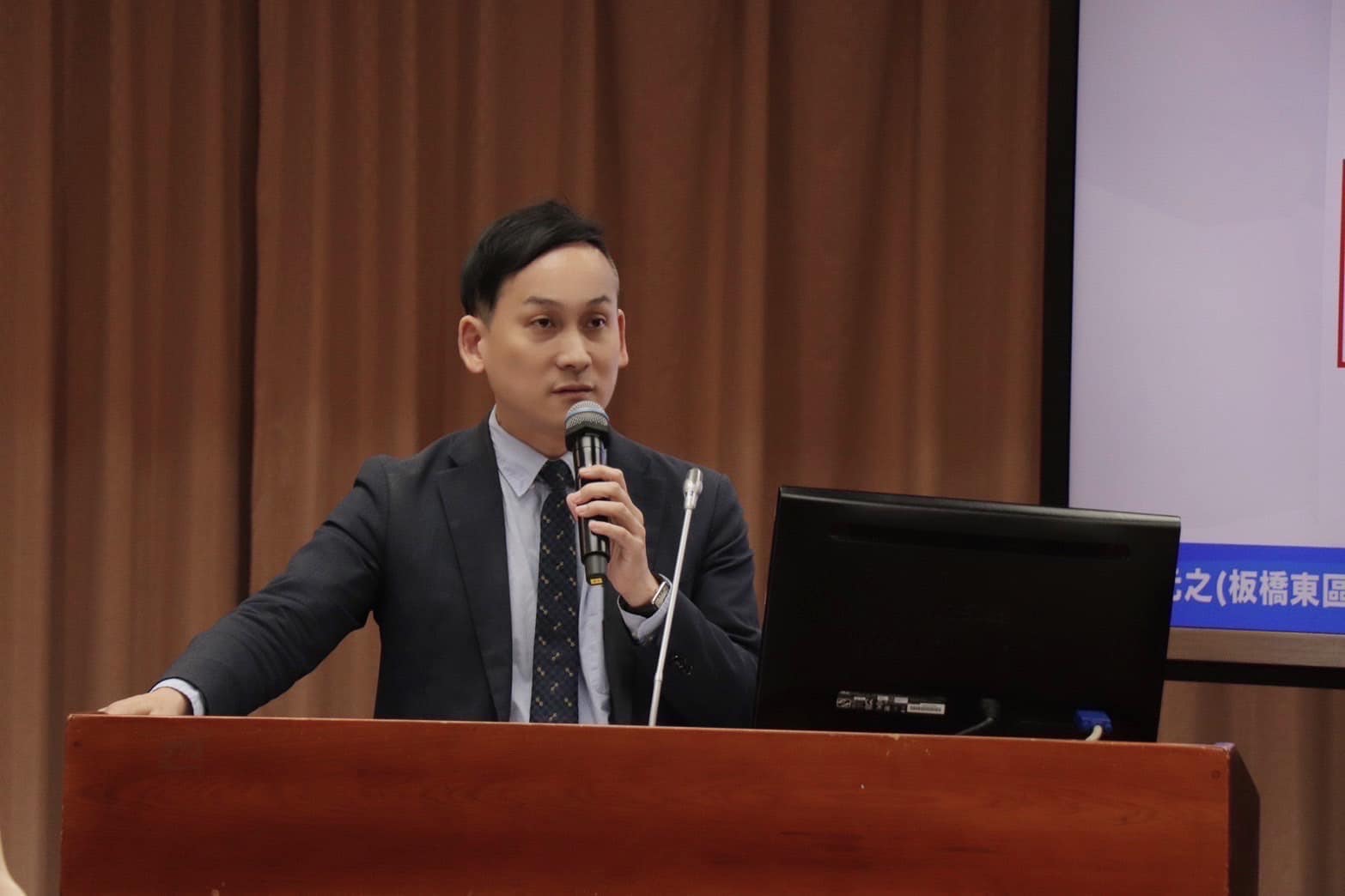 葉元之舉《紐時》報導，裡面提到習近平「罕見提到賴清德」，反問《紐時》難道也在對台認知作戰？圖/取自葉元之．板橋臉書粉專
