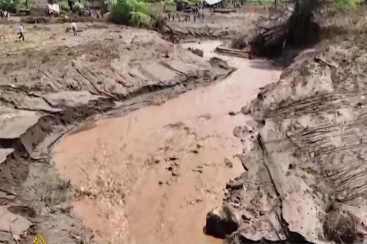 肯亞暴雨致災，當地水壩潰堤。圖/取自半島電視台官方《YouTube》頻道