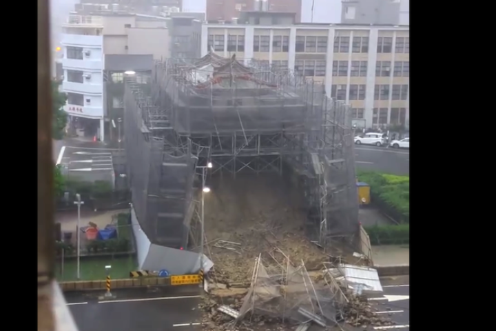 台南豪雨狂炸「上午退、下午淹」！大東門古蹟驚傳塌陷　全市連2天停班停課