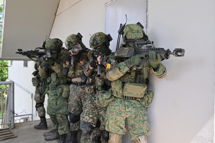 新加坡長期透過「星光計畫」在台進行軍事訓練，兵推顯示其為台海危機時東南亞撤離國民的重要方案。示意圖。圖/取自新加坡國防部臉書