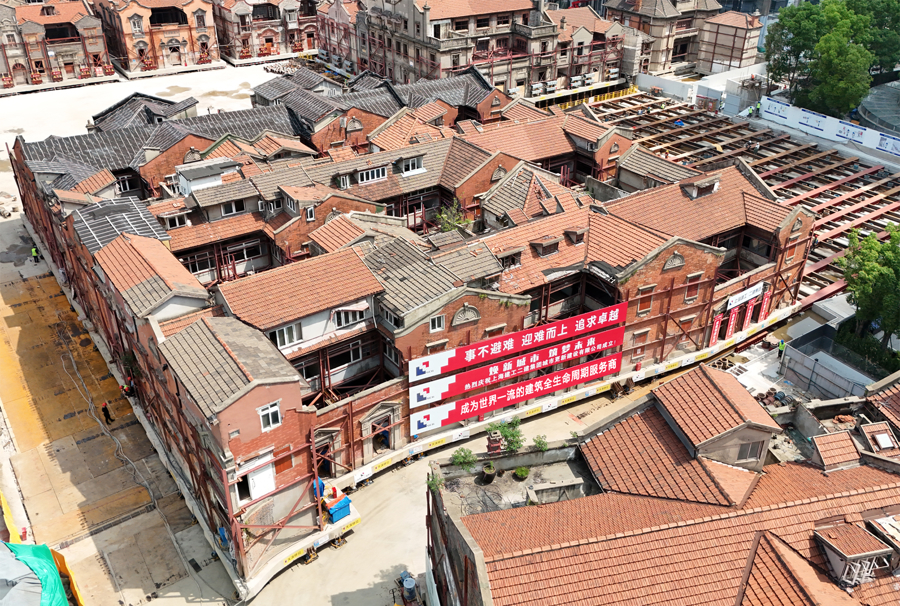 張園位在上海市中心，本地寸土寸金，利用遷移挖設面積龐大的地下室，對當地經濟具極大挹注。圖／取自上觀新聞