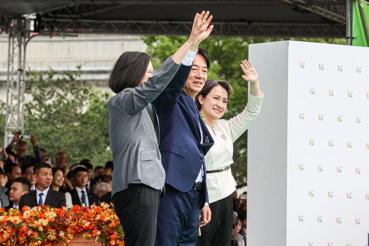 賴清德（中）今天上午宣誓就職中華民國總統。圖/中央社