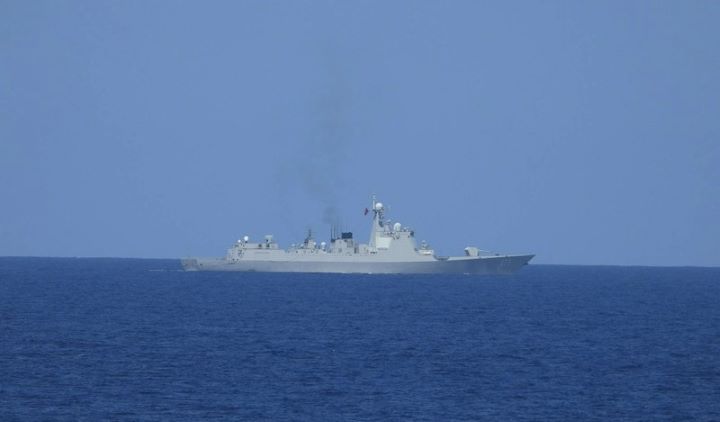 中共機艦19日在台灣周邊空、海域戰備警巡,國軍公布海軍軍艦於西南海域監控中共銀川艦(舷號175)(圖)畫面。圖/國防部提供、中央社