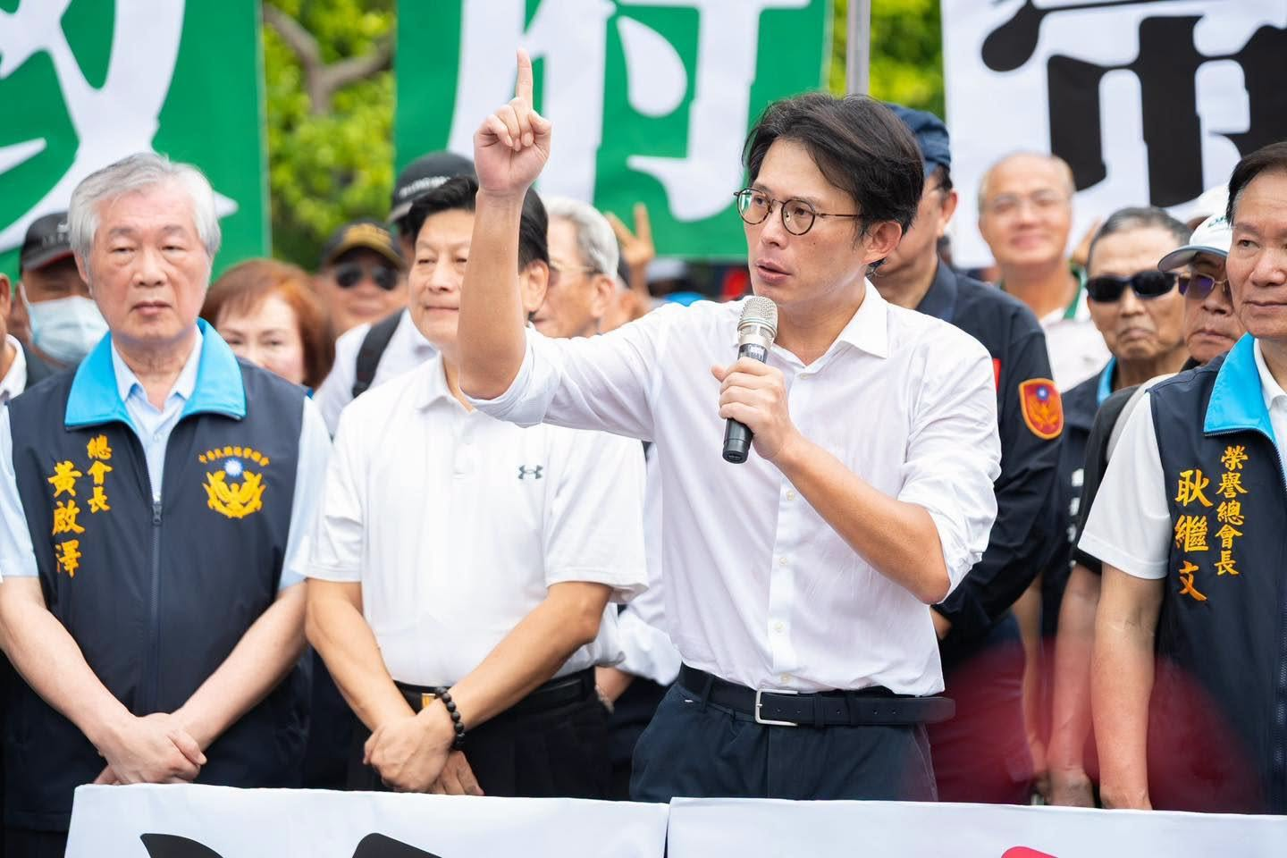 府稱國務機要費遭刪「無法買弱勢月餅」　黃國昌：賴清德月薪46萬足夠做功德