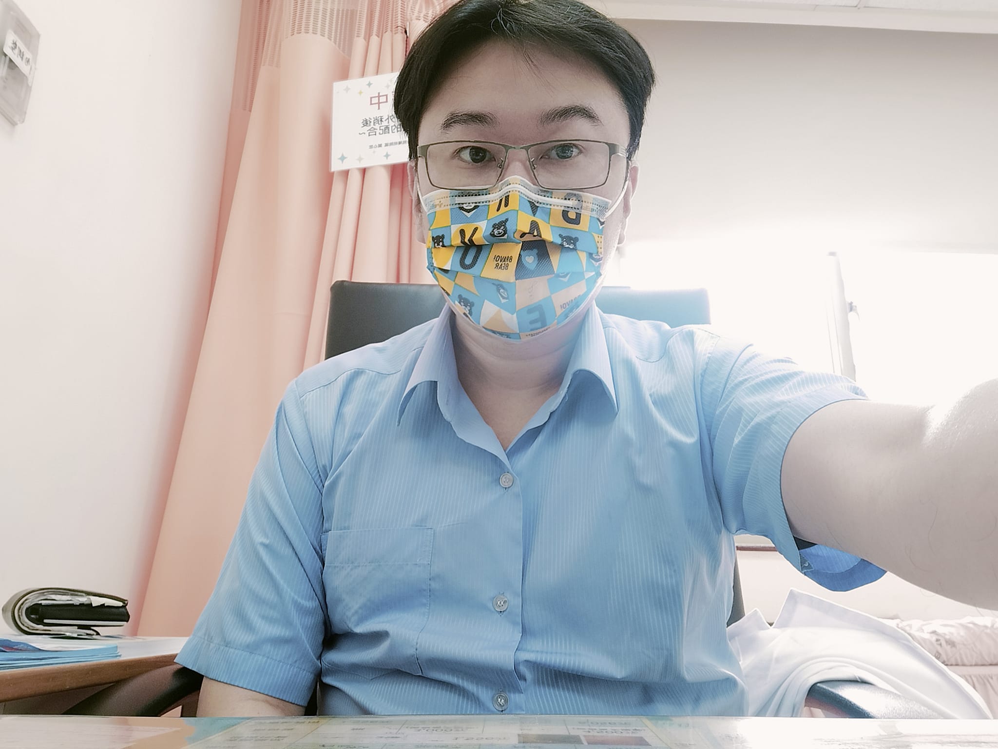 名醫蘇一峰透露，自己年終獎金僅3萬多元，根本不是外傳的月薪100萬。圖/取自蘇一峰臉書