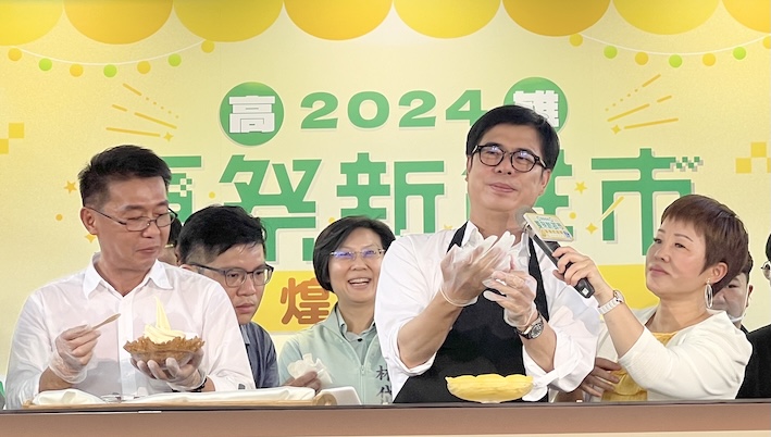 對於沒有入選「選對會」，高雄市長陳其邁（右二）自評，對選舉不在行。圖/記者林瑞益攝