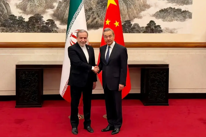 伊朗通報美伊協議！與阿拉格齊五度通話　王毅盼落實承諾、保荷姆茲海峽安全
