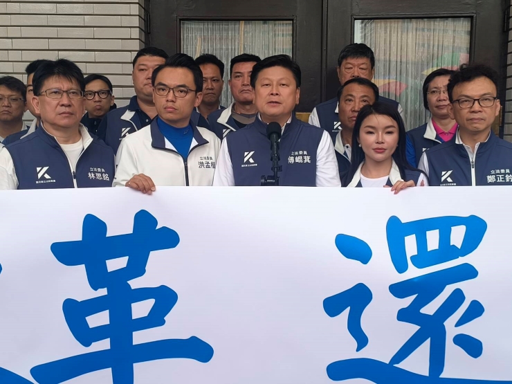 立院再戰國會改革法案，國民黨團總召傅崐萁批「民進黨用8年欺騙台灣人民」。圖/林睿康攝