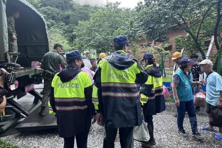 花蓮萬里溪堰塞湖紅色警戒　最快24小時內溢流　已撤離185人
