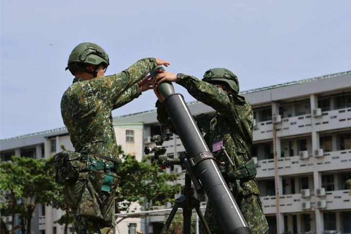 137旅召員實施迫砲專業專長訓練。圖/第四作戰區提供