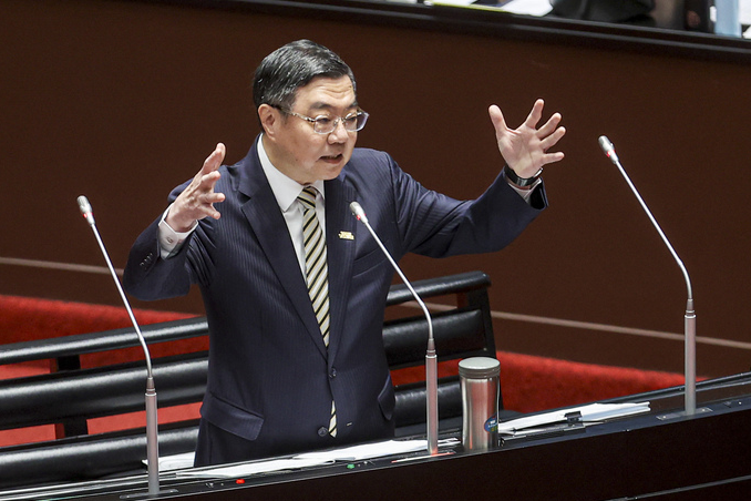 卓榮泰批鄭麗文站上國共舞台　國民黨：吃「轉型正義」自助餐 