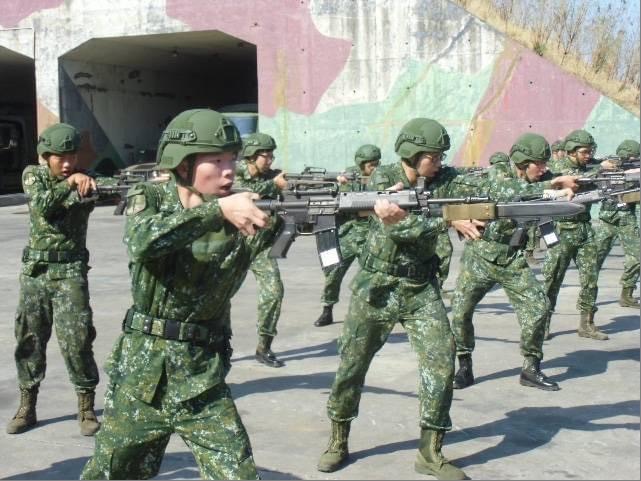 「國軍刺槍術」演練。圖/取自陸軍澎湖防衛指揮部臉書
