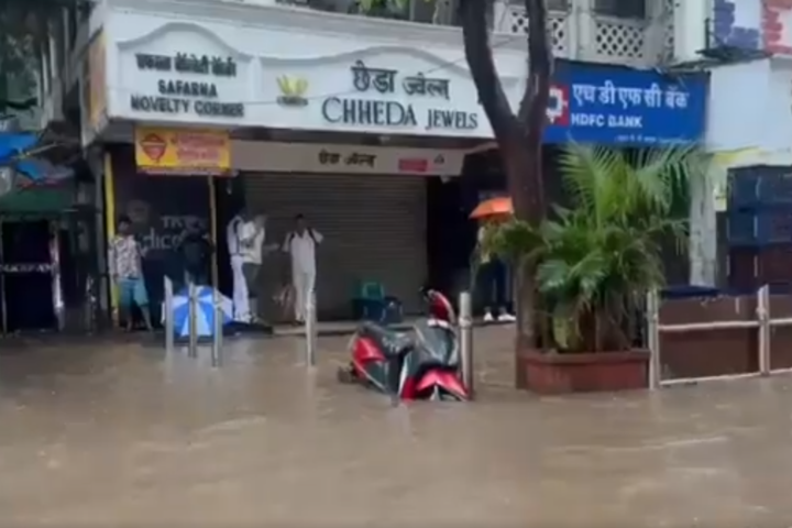 單日暴雨破百年紀錄　印度孟買全城淹水交通癱瘓