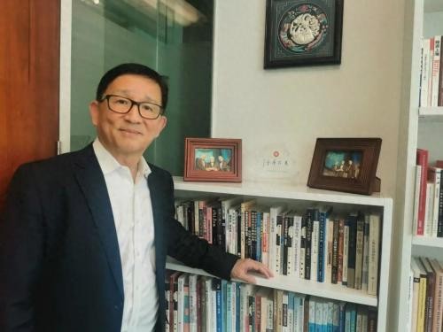 李成在香港大學的辦公室。圖/取自觀察者網