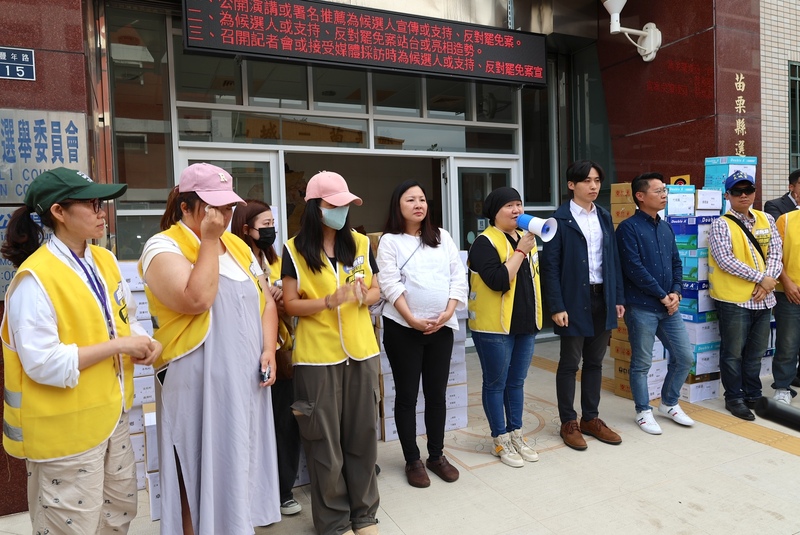罷團12日宣布，無黨籍立委陳超明、國民黨立委邱鎮軍罷免案連署件數不足，不送件。圖/中央社