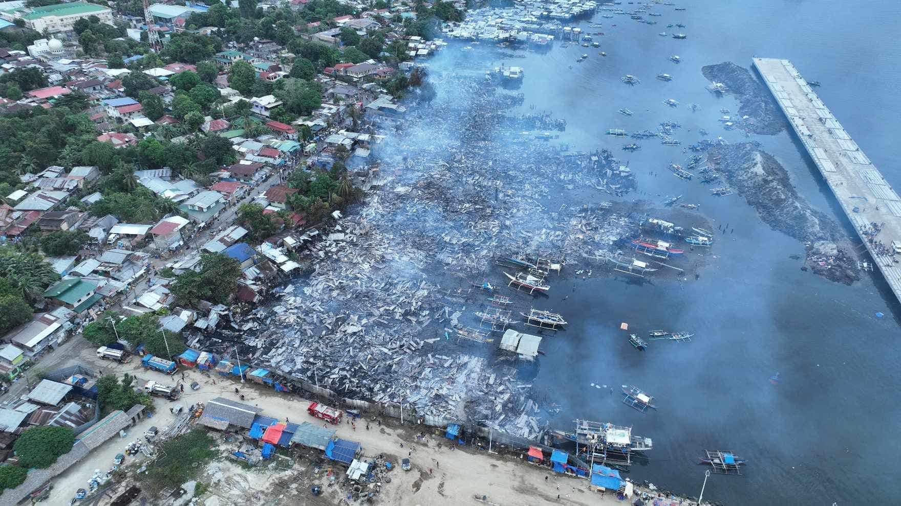 空中俯瞰被土石流摧毀的地區。圖/取自菲律賓空軍官方《推特》