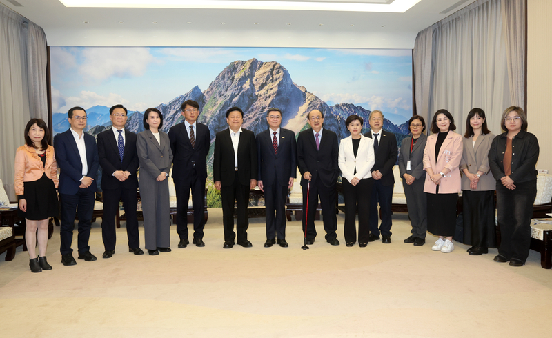行政院長卓榮泰邀請國民黨、民眾黨、民進黨立法院黨團三長，一同會商國政。圖／中央社