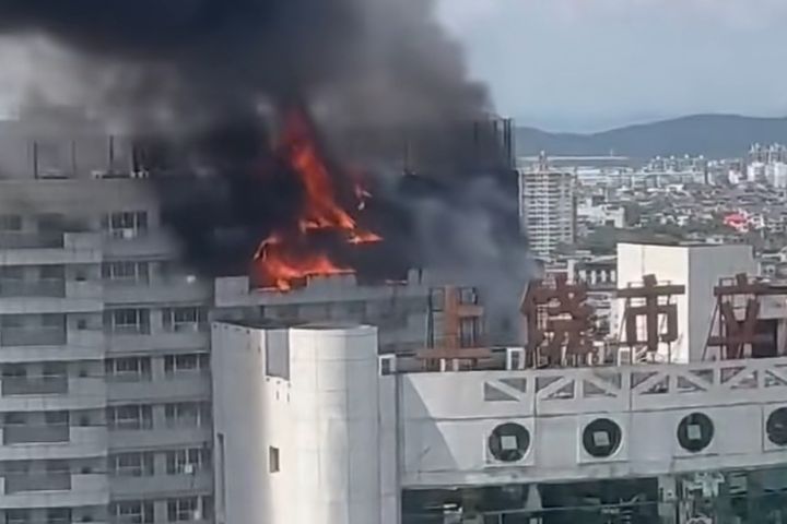 【快訊】江西上饒市立醫院住院樓起火 患者正緊急轉移