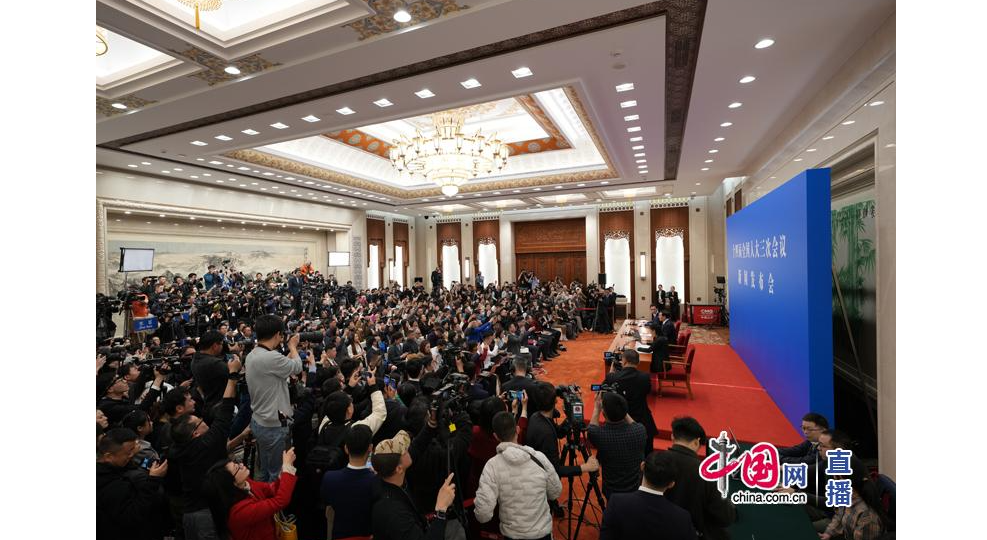 4日的全國人大記者會13個提問 ，給了4家外國主流媒體 。圖/取自中國網