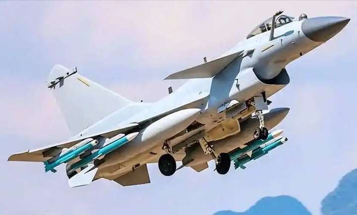 印巴空戰掀軍售熱潮！殲-10C戰機賣到美國後院 哥倫比亞準備下單