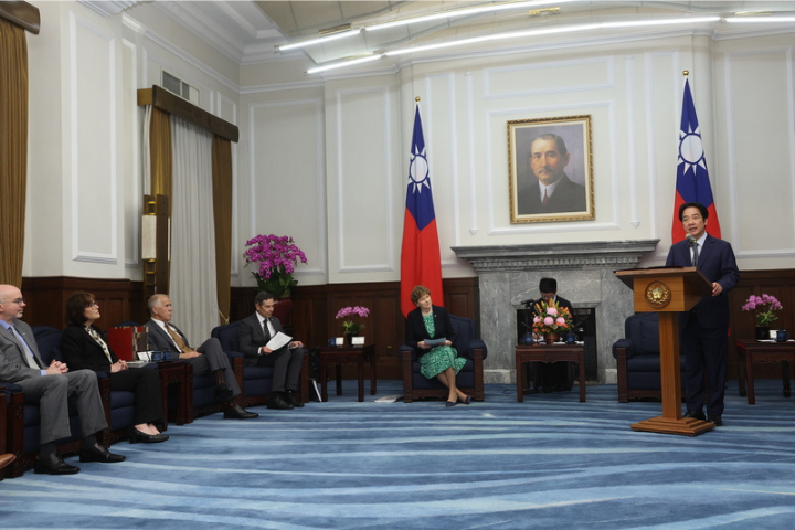 賴清德向美訪團吐苦水　美參院議員：支持1.25兆軍購案盡速通過