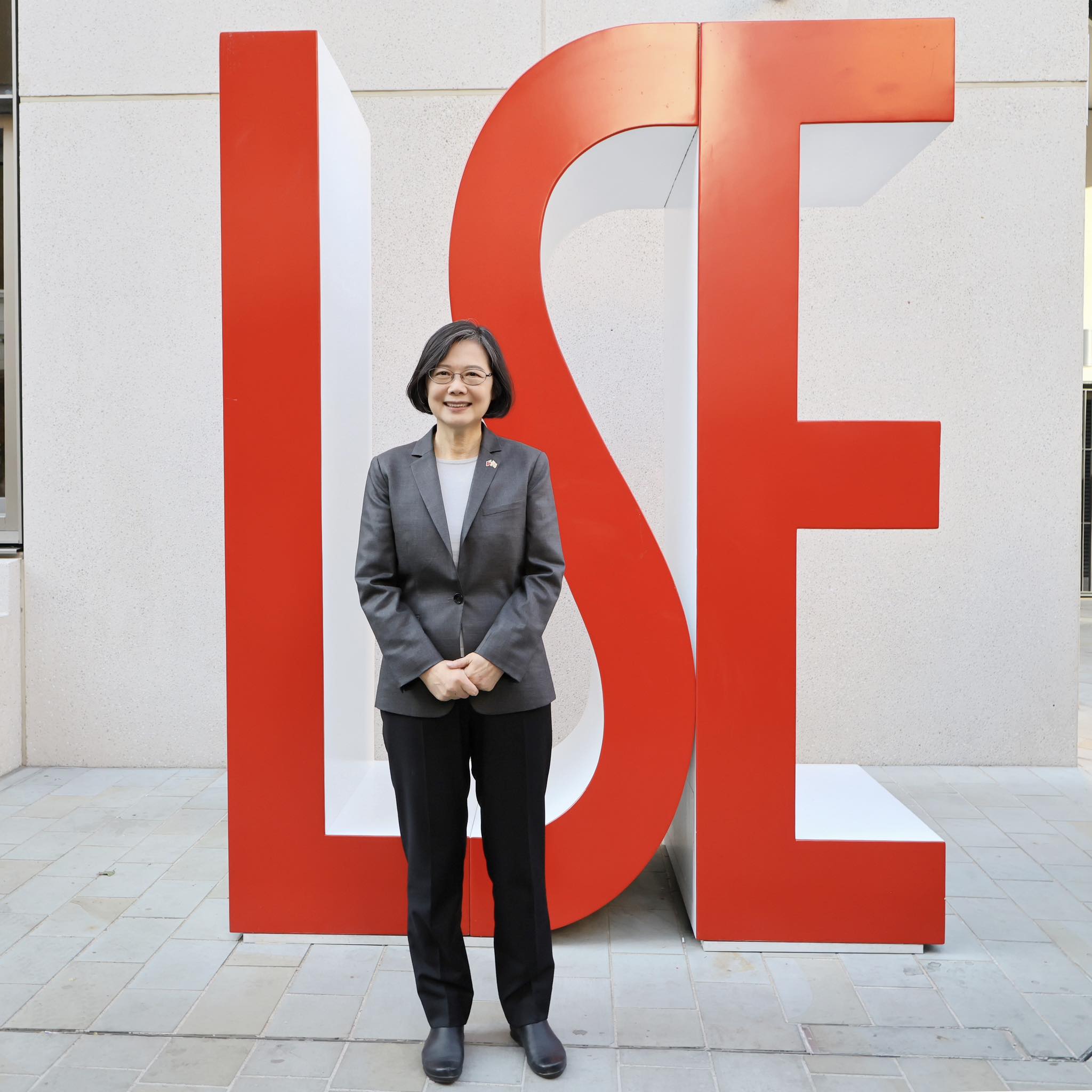 前總統蔡英文18日返回她的母校英國倫敦政經學院（LSE）。圖/取自蔡英文臉書