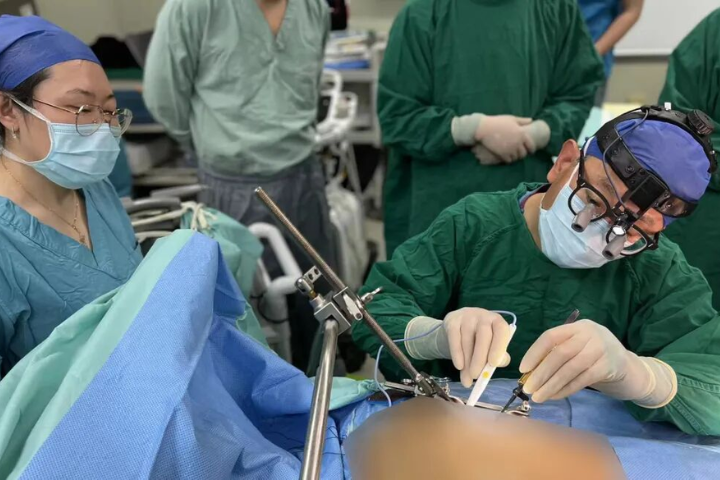 退休阿姨也能報銷產檢？北京醫保新政引爆網友「銀髮孕婦」狂諷