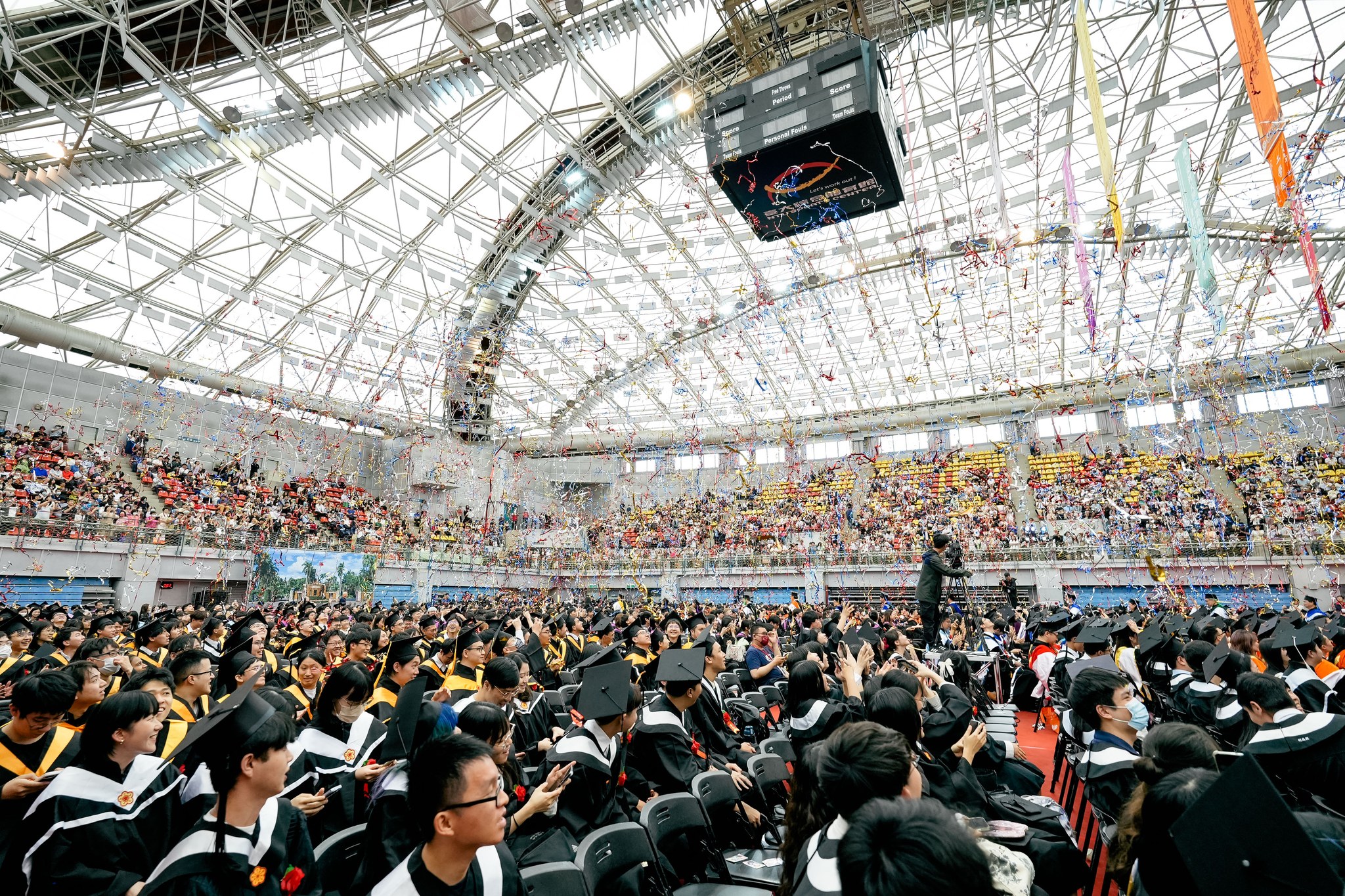 台大畢聯會今年選出「上台大便 」為畢業歌，雖和去年「台大的垃圾」爭議性不相上下，但身為台大人的陳水扁仍在臉書表示，「以言論自由在台大」為榮。圖／取自國立臺灣大學 National Taiwan University 臉書