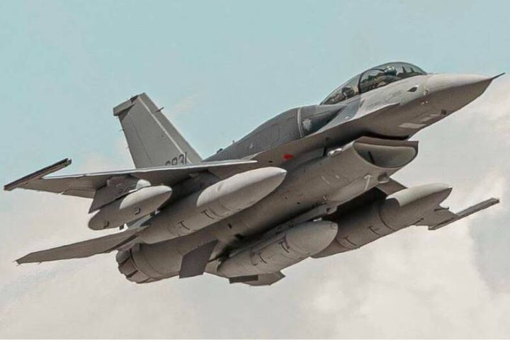台灣空軍目前擁有大批F-16,除既有的F-16A/B Block 20外,也持續接收新型F-16V Block 70戰鬥機(F-16V Block 70)。圖/取自王定宇臉書