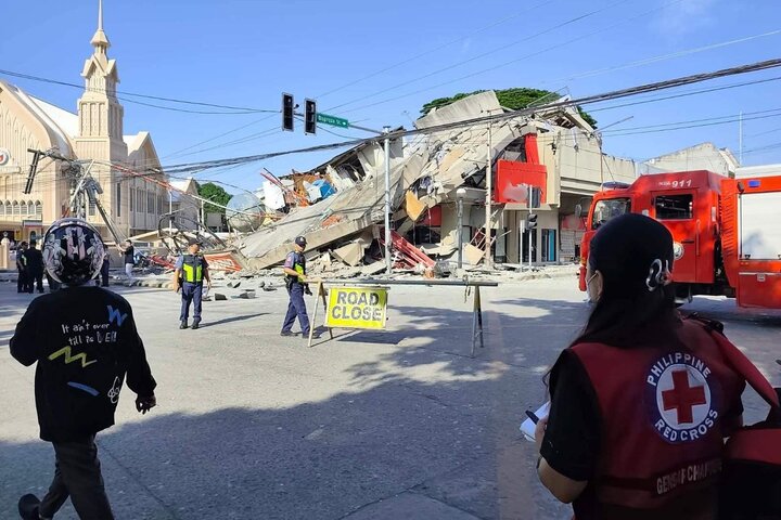 【更新】菲律賓南部發生規模7.8強震學校倒塌　餘震不斷至少已32死逾200傷
