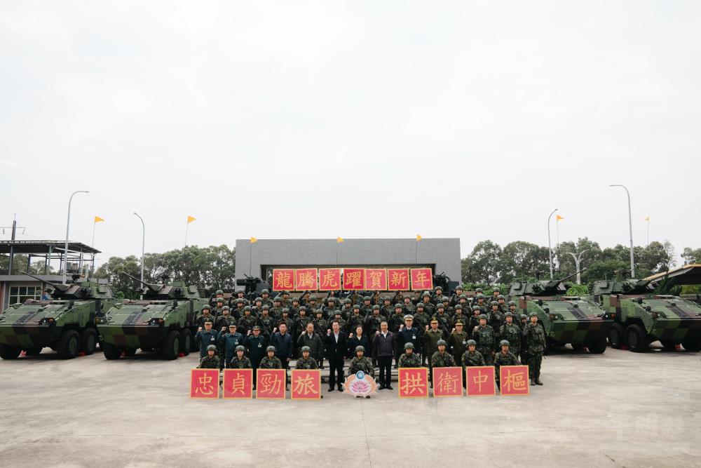 蔡總統10日上午視察防守首都的憲兵239營。圖/取自軍聞社