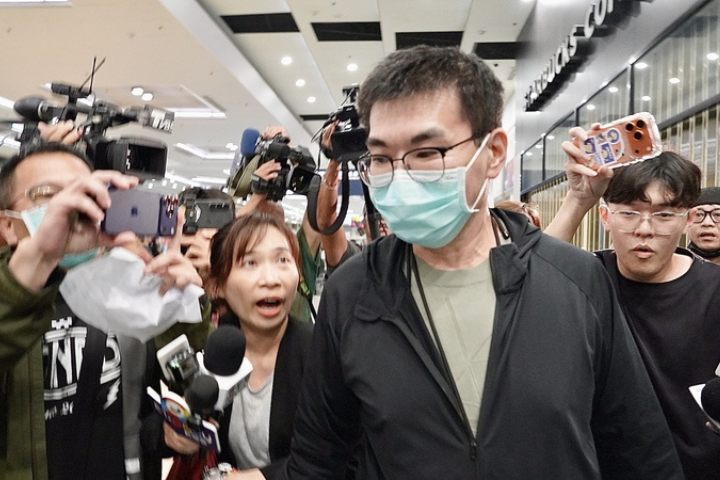 回應離婚風波！趙建銘認追過許芊芊、被逼離婚：教育基金歸還3兒