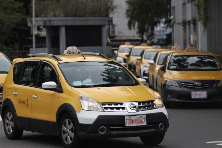 中東緊張推升油價　政院出手穩民生：計程車油補最高6000元