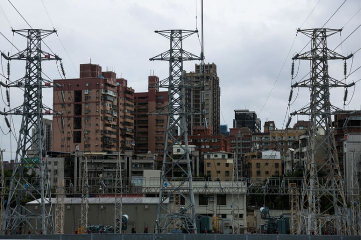 【快訊】電價漲了！審議會拍板 10月起民生用電微調、產業凍漲