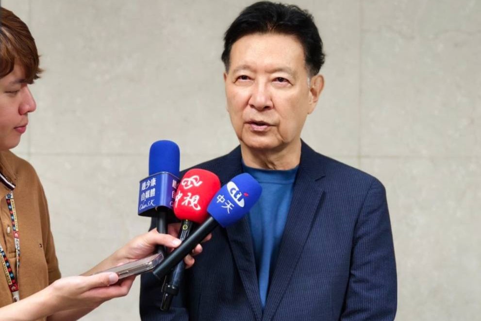 嘉南14.5萬片光電板殘骸四散！彭啟明稱「對水質沒影響」 趙少康：不應替經濟部開脫