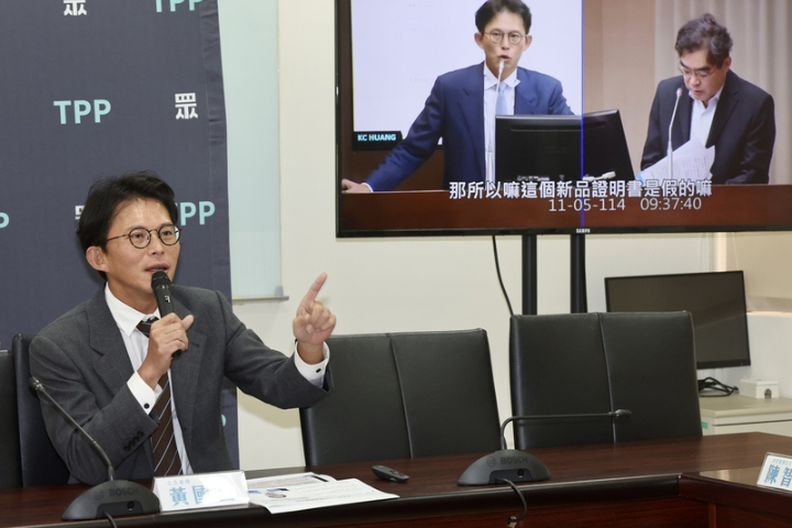 政大邀黃國昌演講遭側翼出征！政大學生看不下去：看來32:0創傷還在